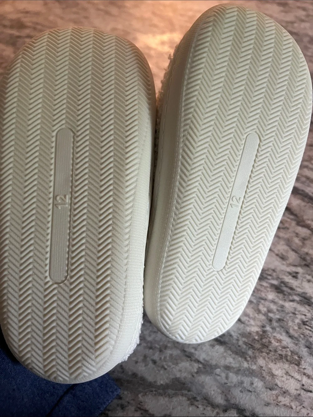 Cozy Girls Cream Rainbow Slip-On Slippers NIP Size 12 toddler